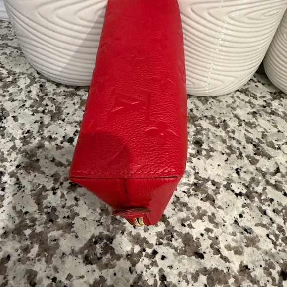 Luis Vuitton Red Designer Embossed Leather Pouch/ Cosmetic Pouch ❤️❤️ - Picture 7 of 7